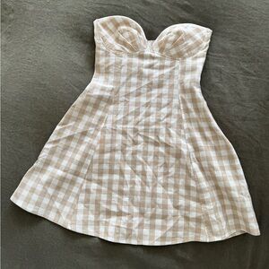 Zara tan & white strapless gingham mini dress. Size xs.